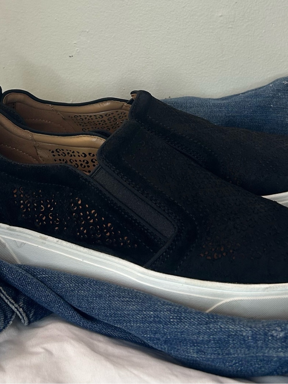 Vionic Kimmie Perf Black Suede Slip-On Sneaker Size 11 | Orthotic Support